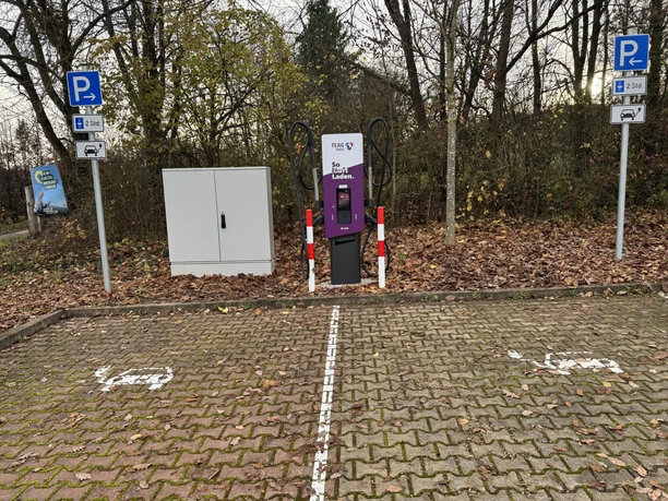 Ladestation Parkplätze Edeka Rommel Vöhl