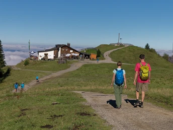 Wanderer an der Hörnle Hütte