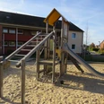 Klettergerüst am Mehrgenerationenspielplatz Loccum.JPG Klettergerüst am Mehrgenerationenspielplatz Loccum