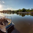 Weserboot Rinteln am Anleger mit Beachbar Weserboot Rinteln am Anleger mit Beachbar