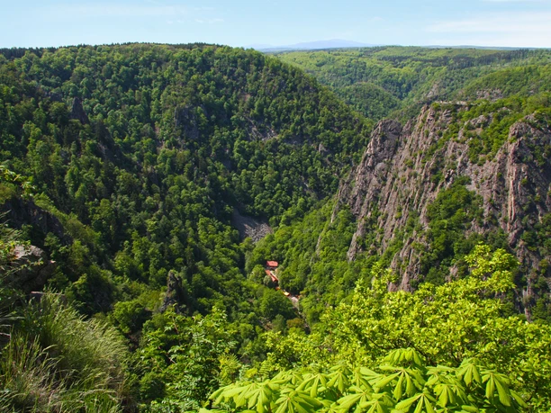 Blick vom Hexentanzplatz ins Bodetal