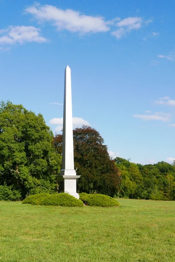 Obelisk im Landschaftspark Degenershausen