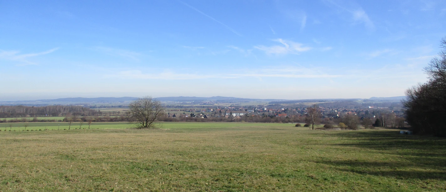 Die Tour verläuft oft im Harzvorland, wie hier bei Langelsheim