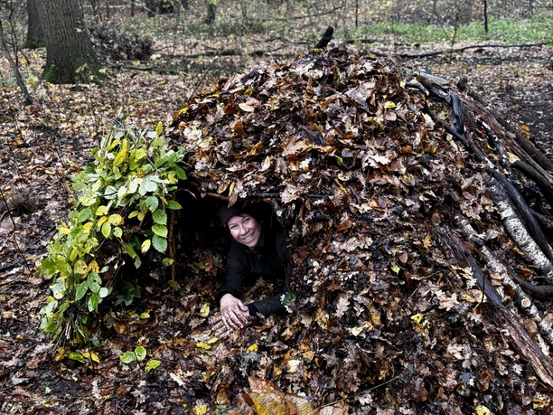 Shelter_Carola