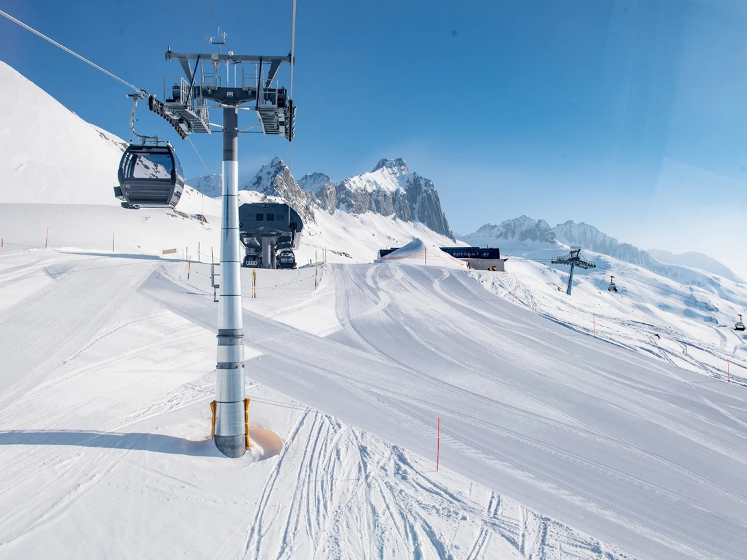 Gütsch Express Winter ohneLogos 2018 Valentin Luthiger 13