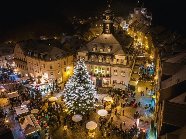 Die Weihnachtszeit in der Region um Schwarzenberg & Johanngeorgenstadt Die Weihnachtszeit in der Region um Schwarzenberg & Johanngeorgenstadt