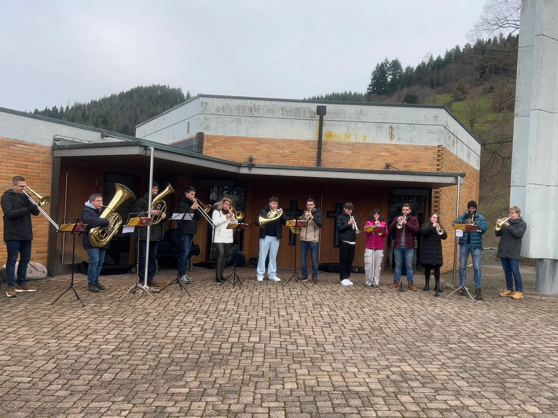 Weihnachtsliederspielen MVG