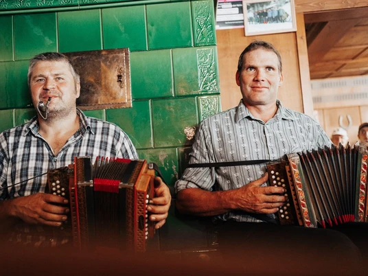 Echo vom Schattähalb