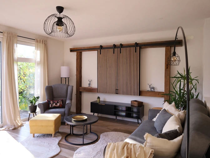 Photo, INSIDE, OUTSIDE