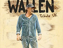 Ein lächelnder Mann in Jeans und Kappe steht vor einer beigen Wand mit dem Schriftzug "Wallen".