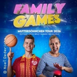 Zwei Personen vor einem blauen Hintergrund, halten Basketball und Tischtennisschläger.