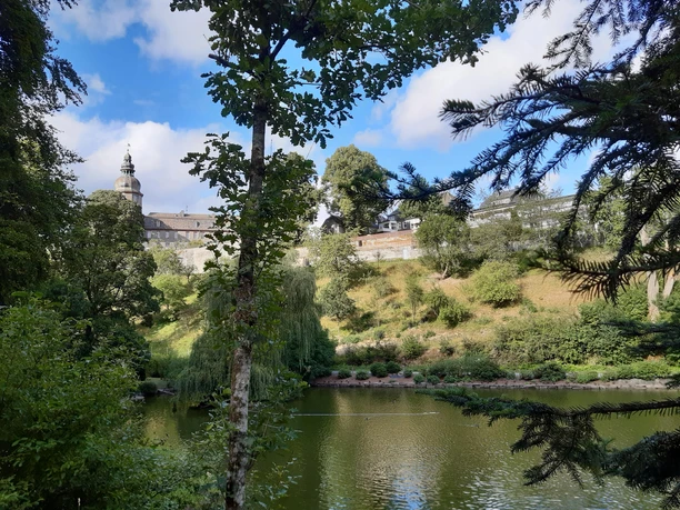 Schlosspark und Teich - Schloss Berleburg