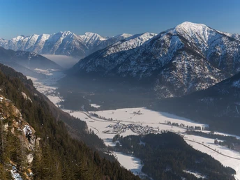 Schneeschuhwanderung Pürschlinghaus - Blick ins Graswangtal