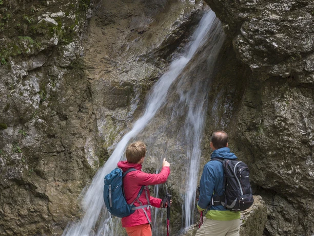 Schleifmühlklamm mit Wanderern