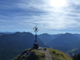 Bergtour - Teufelstättkopf, Sonnenberg und Kofel - Gipfelkreuz Sonnenberg