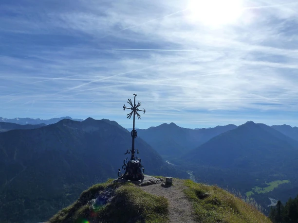Bergtour - Teufelstättkopf, Sonnenberg und Kofel - Gipfelkreuz Sonnenberg