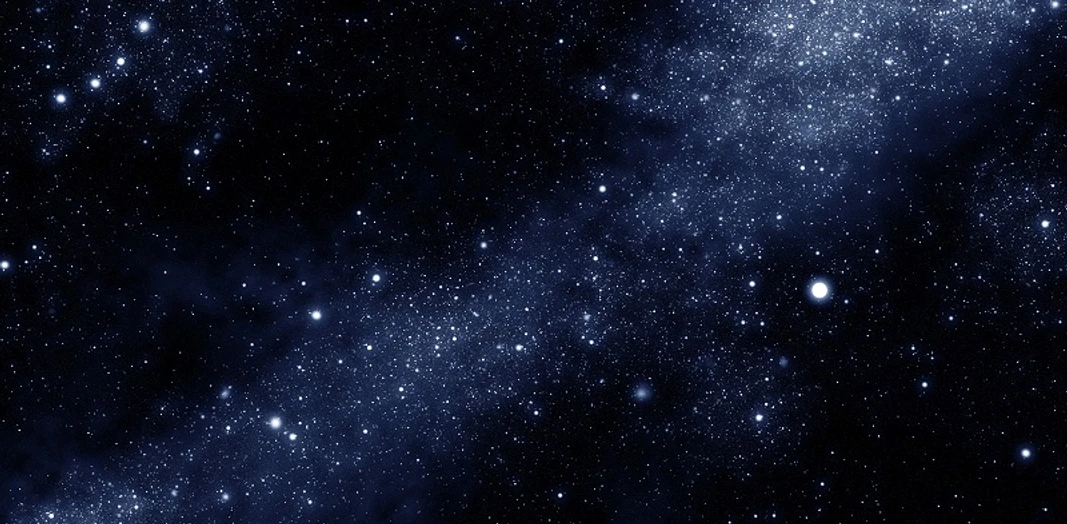 Sternenhimmel Wunderschönes Sternenfeld am blauschwarzen Himmel