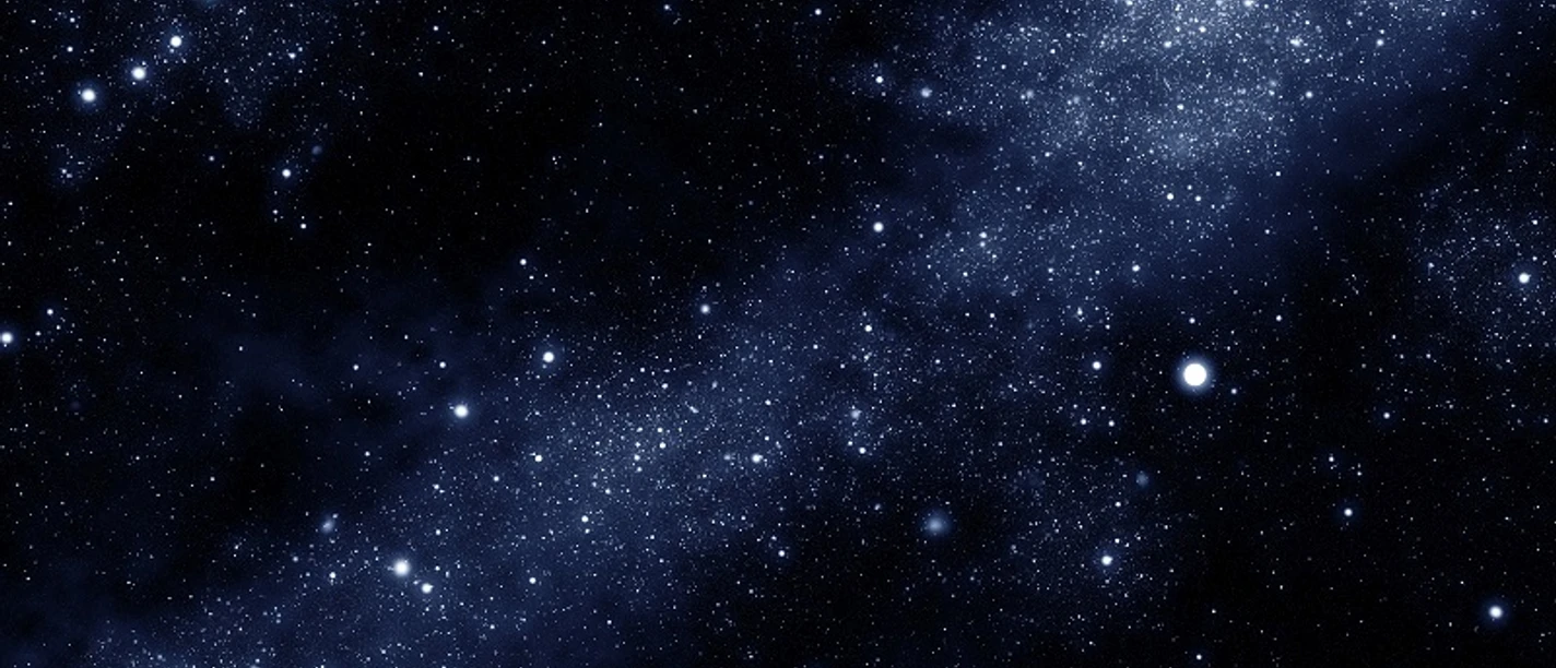 Sternenhimmel Wunderschönes Sternenfeld am blauschwarzen Himmel