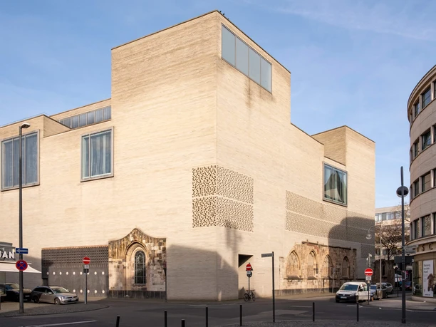 KOLUMBA - Art Museum of the Archdiocese of Cologne (exterior view) Museum building in Cologne with minimalist architecture and large windows.