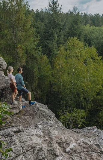 Aussicht genießen auf dem großen Teufelsfelsen