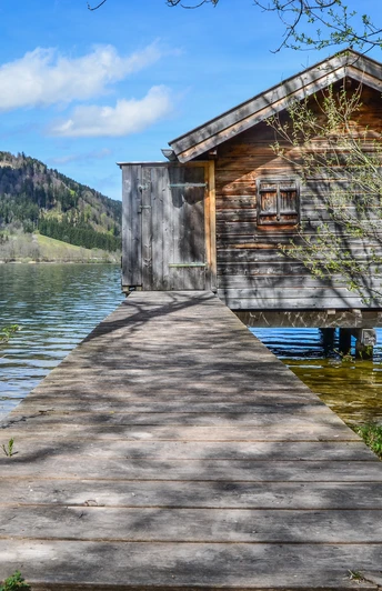 Ein Bootshaus am Schliersee.