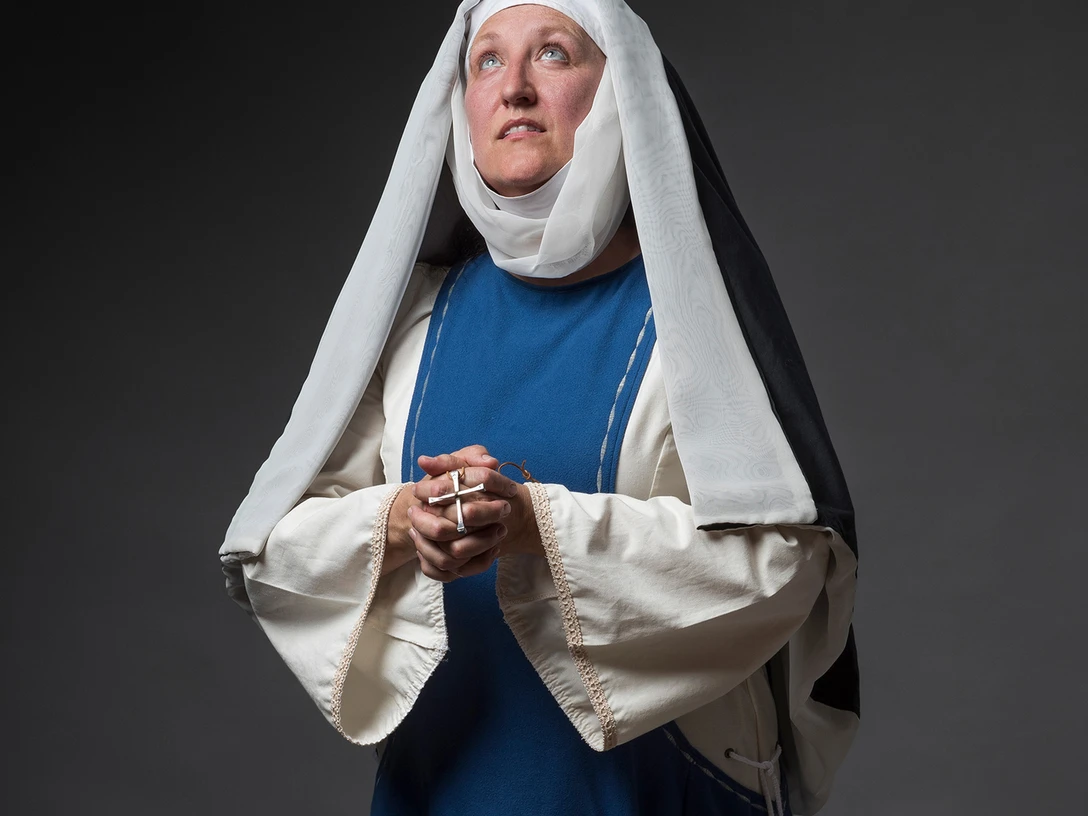 Archivbild: Bild der Kulturvermittlerin im Kostüm der Äbtissin Mechthild