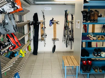 Grosser moderner Skiraum