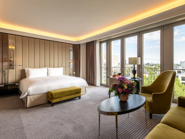 Sofitel Frankfurt Opera - hotel room Spacious hotel room with double bed, seating area and city view