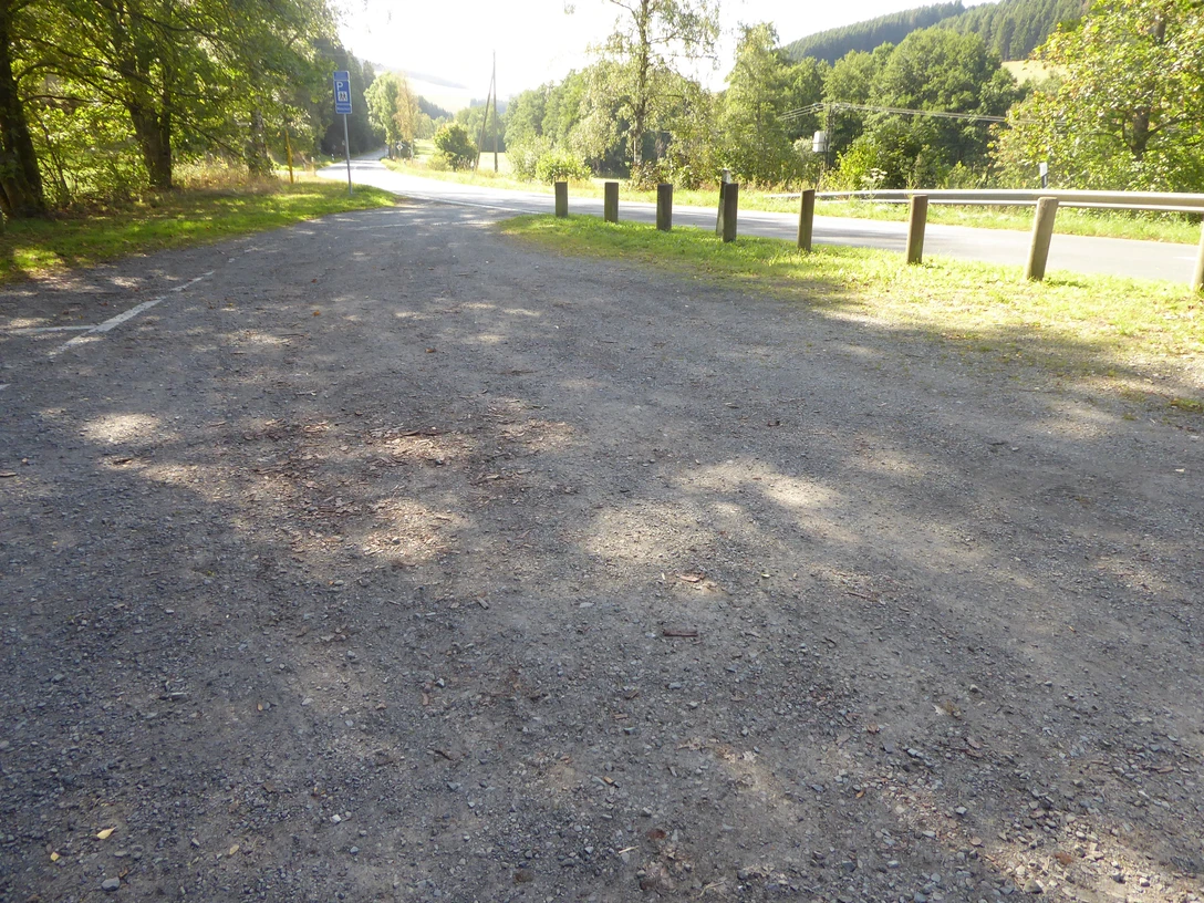 Parken unweit der Goldeiche