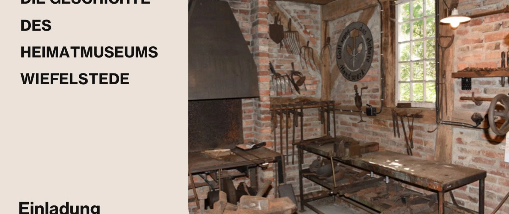 Die Geschichte des Heimatmuems Wiefelstede.png Alte Schmiede mit Werkzeugen und Feuerstelle im Heimatmuseum Wiefelstede. Einladung zur Ausstellung.