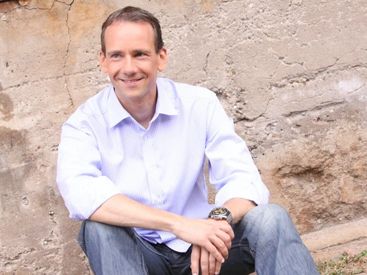 Matthias Herzog_Portrait.jpg