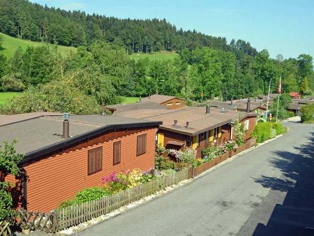 ZEGRO-Camping Grossdietwil Chalets auf dem ZEGRO-Camping in Grossdietwil