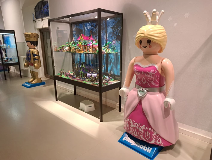Eine Playmobil-Prinzessin in der Ausstellung "Winterzauber" Eine Prinzessin in der Ausstellung "Playmobil Winterzauber"
