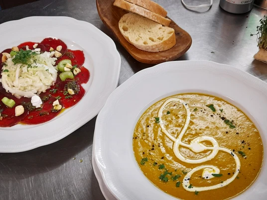 Fotos Flyer_vegane Kochkunst 13.3..jpg