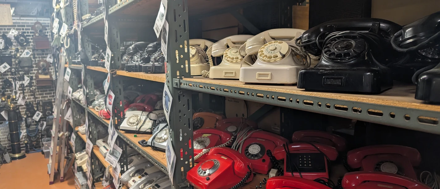 Filmpark Babelsberg: Führung durch den Requisitenfundus Blick in den Requisitenfundus im Filmpark Babelsberg