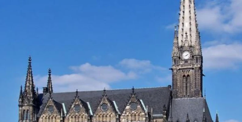 Wir besichtigen das eindrucksvollste und größte Ki