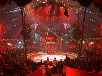 Circus Roncalli_c_Bertrand Guay.jpg