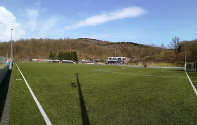 Fußballplatz SV Fortuna mit Kunstrasen