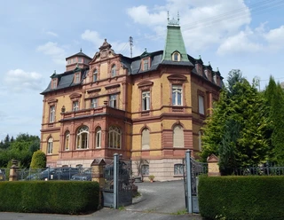 ehemalige Frauenklinik Weiß