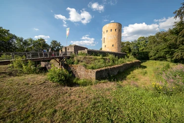 Ginsburg mit Burgmauer