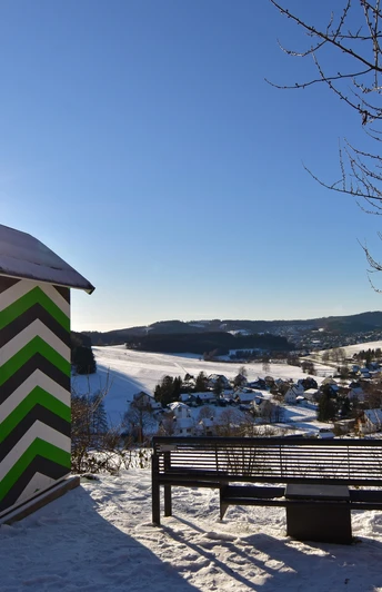 Bildungsinsel mit Lesebank in Helberhausen