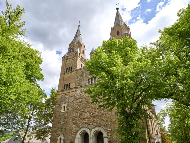 evangelische Kirche Hilchenbach Brunnen und ev. Kirche Hilchenbach