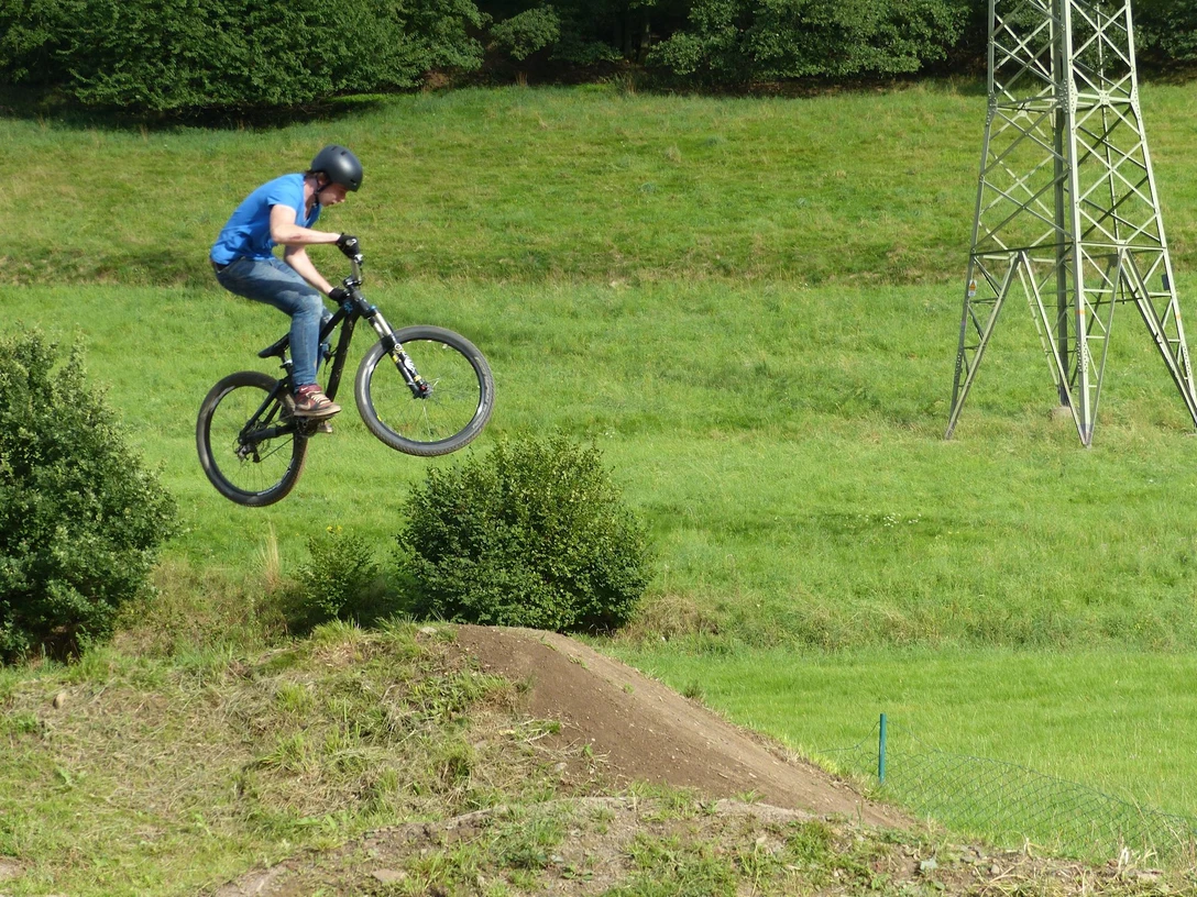 Biker im Dirtbikepark Hilchenbach