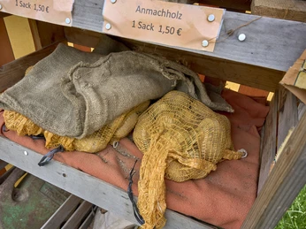 Hofladen am Straßenrand in Helbershausen, Hilchenbach Hofladen am Straßenrand in Helbershausen, Hilchenbach