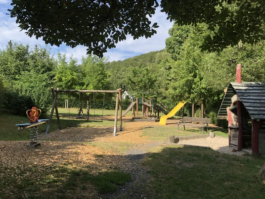 Spielplatz Oberdresselndorf, Wiesengrund