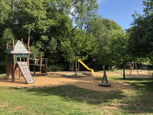 Spielplatz Oberdresselndorf, Wiesengrund
