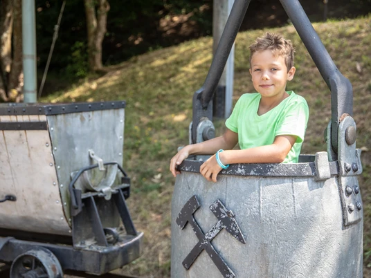 Kind vor Wodanstolln