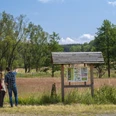 An der Infotafel im Weissbachtal An der Infotafel im Weissbachtal