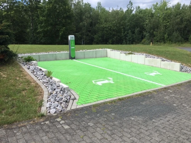 E-Ladestation im Industriegebiet
