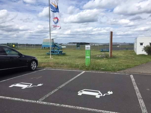 E-Ladestation am Flughafen